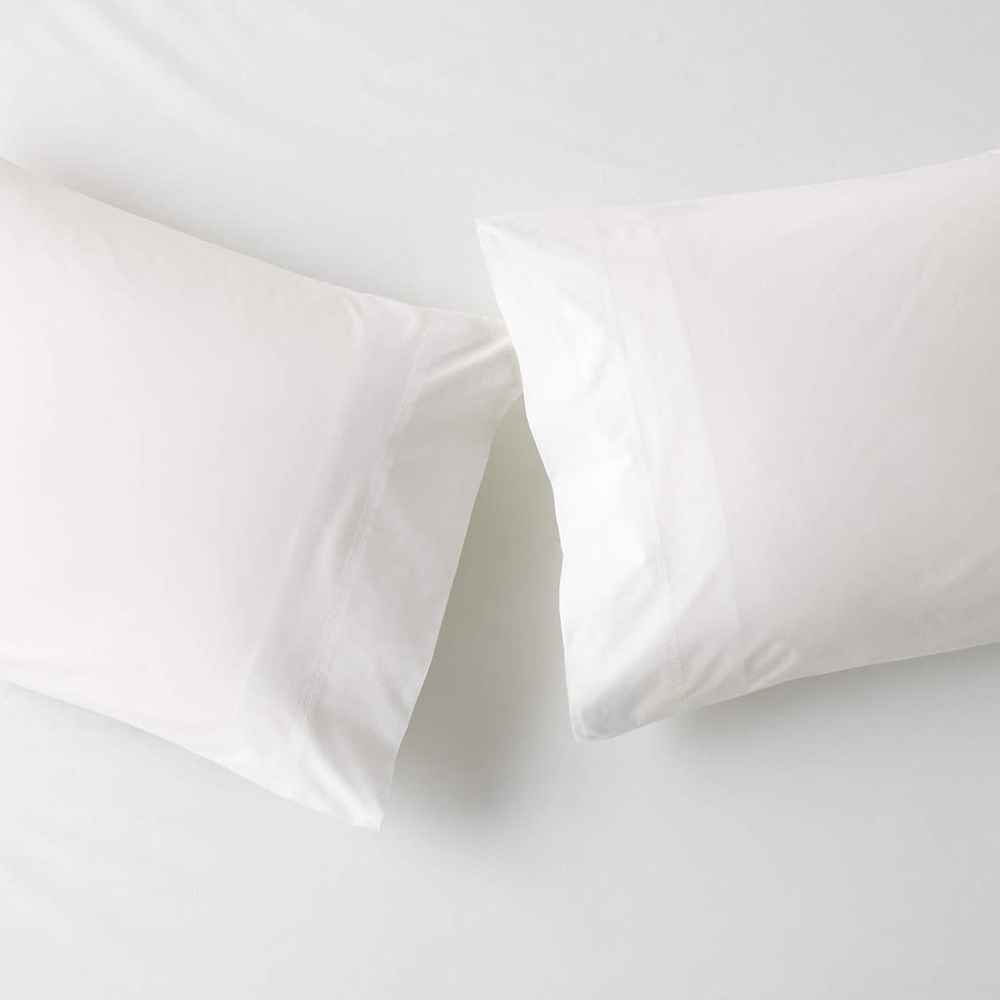 CB2 Classic Organic Cotton Percale 400 TC White Standard Pillowcases Set